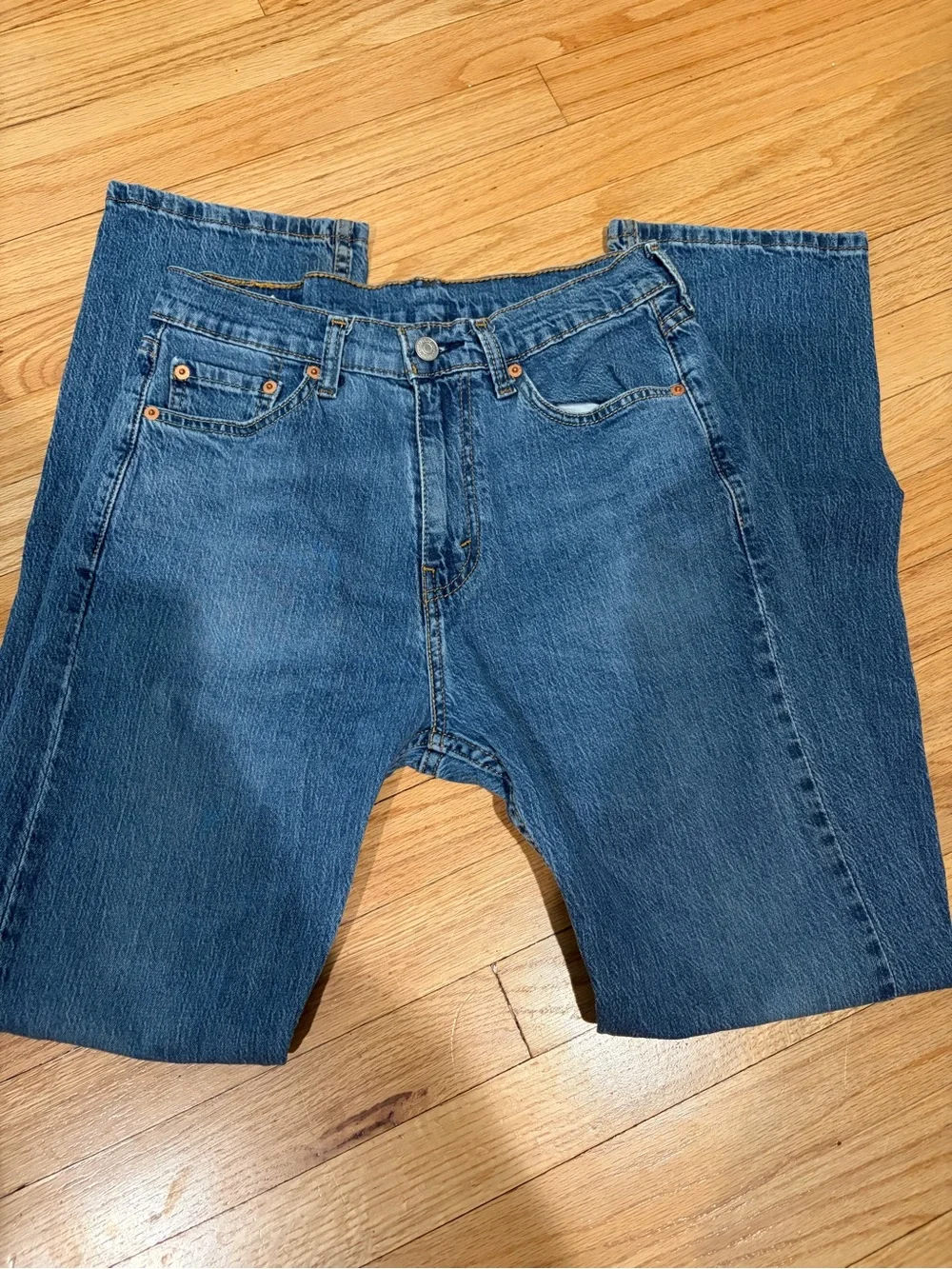Levi's Classic Medium Blue Relaxed Jeans